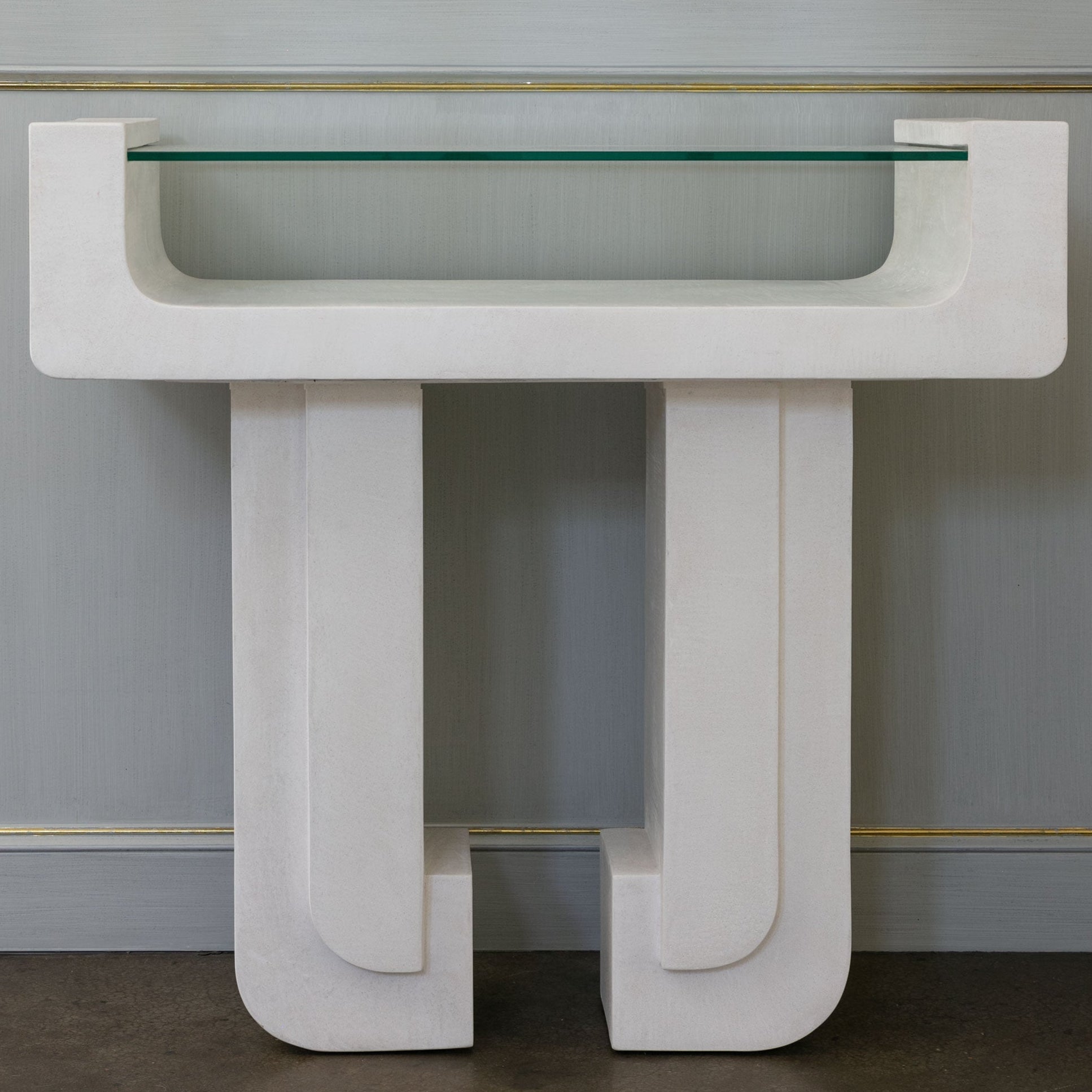 Lirian Demilune Table