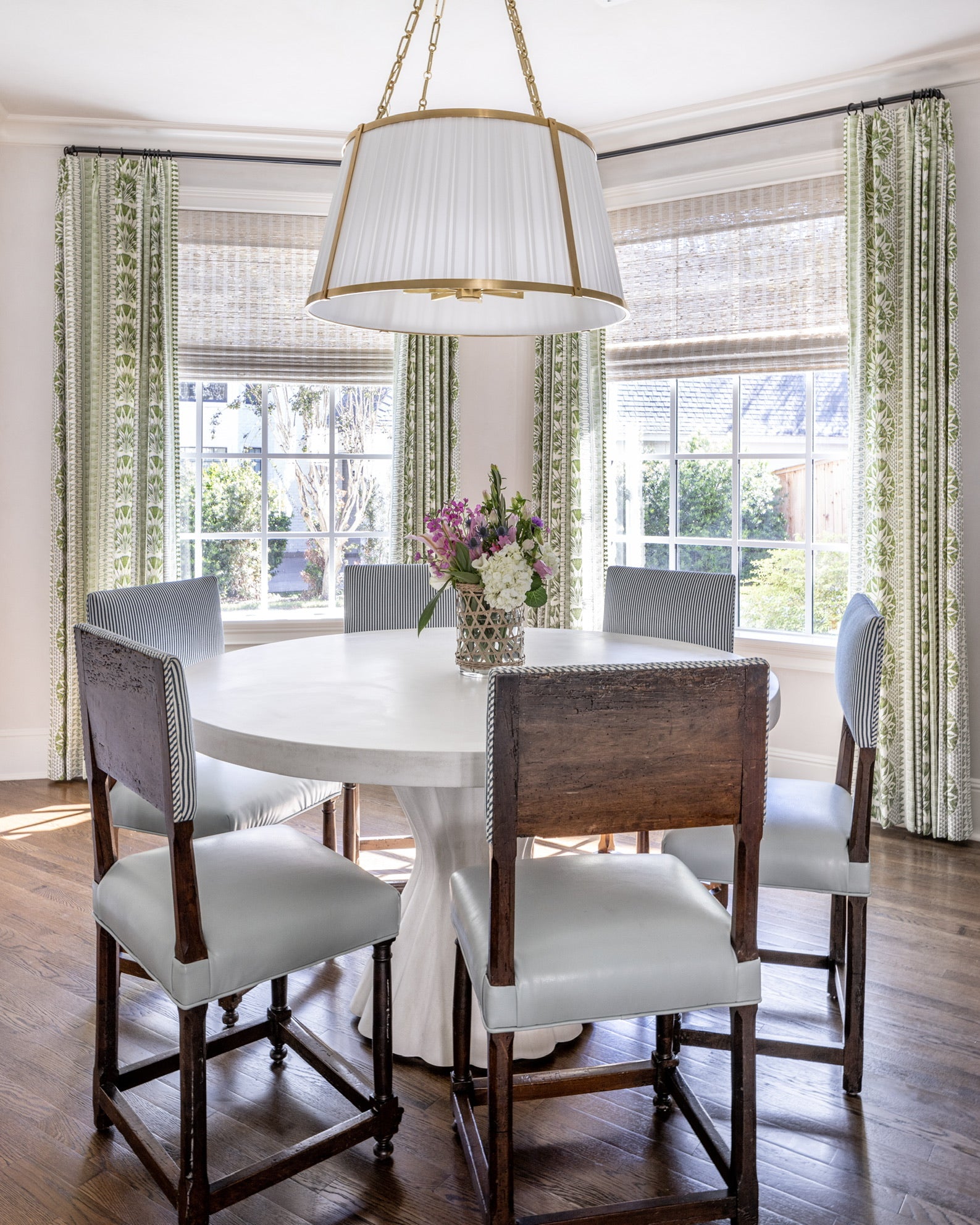 The Corset Scalloped Round Table