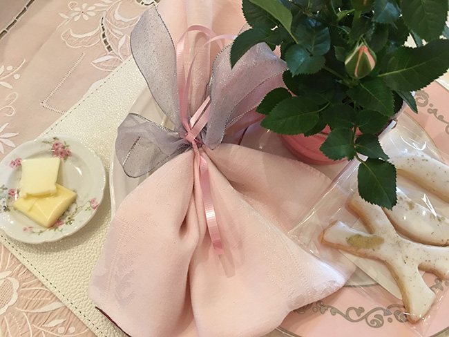 Segreto Secrets - My Valentine's Day Table Setting - Napkin Folding
