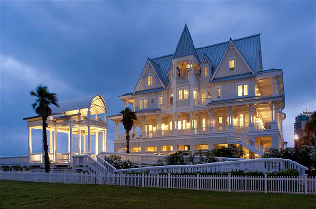 Segreto Secrets - Galveston Beach House - Victorian Architecture